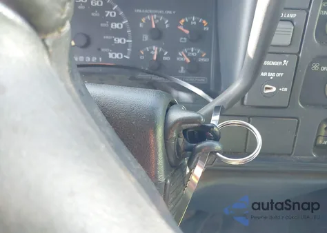 1998 Chevrolet C1500 Fleetside z USA, uszkodzony, nr VIN 1GCEC19R4WR145857